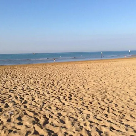 Recently Built Camp With Swimming Pool - By Beahost Appartement Bibione